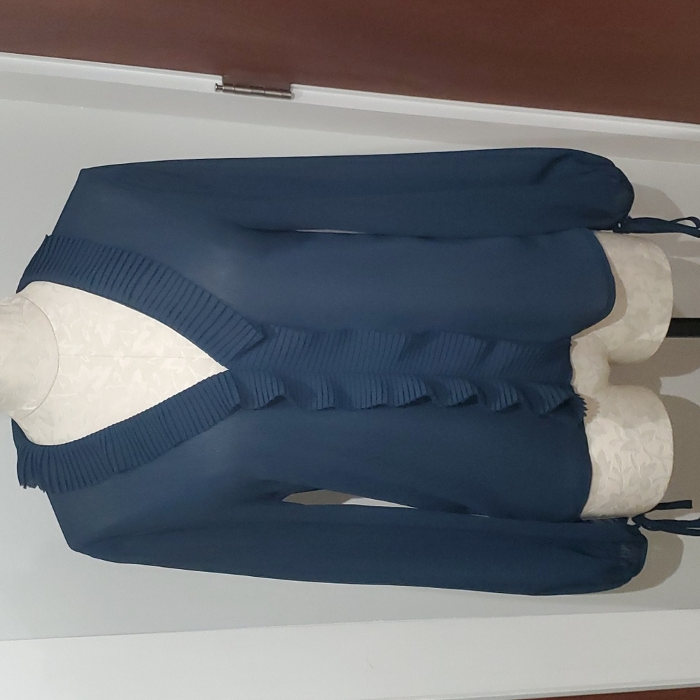 Pleated Zara blouse with tie cuffs, size S